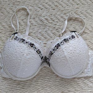 Victorias Secret White Sexy Little Things Lace Bra 34C EUC